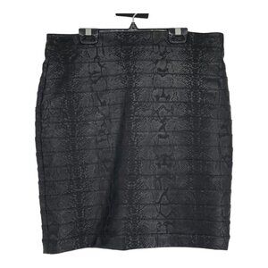 Kenneth Cole Reaction black snakeskin print mini skirt  size M